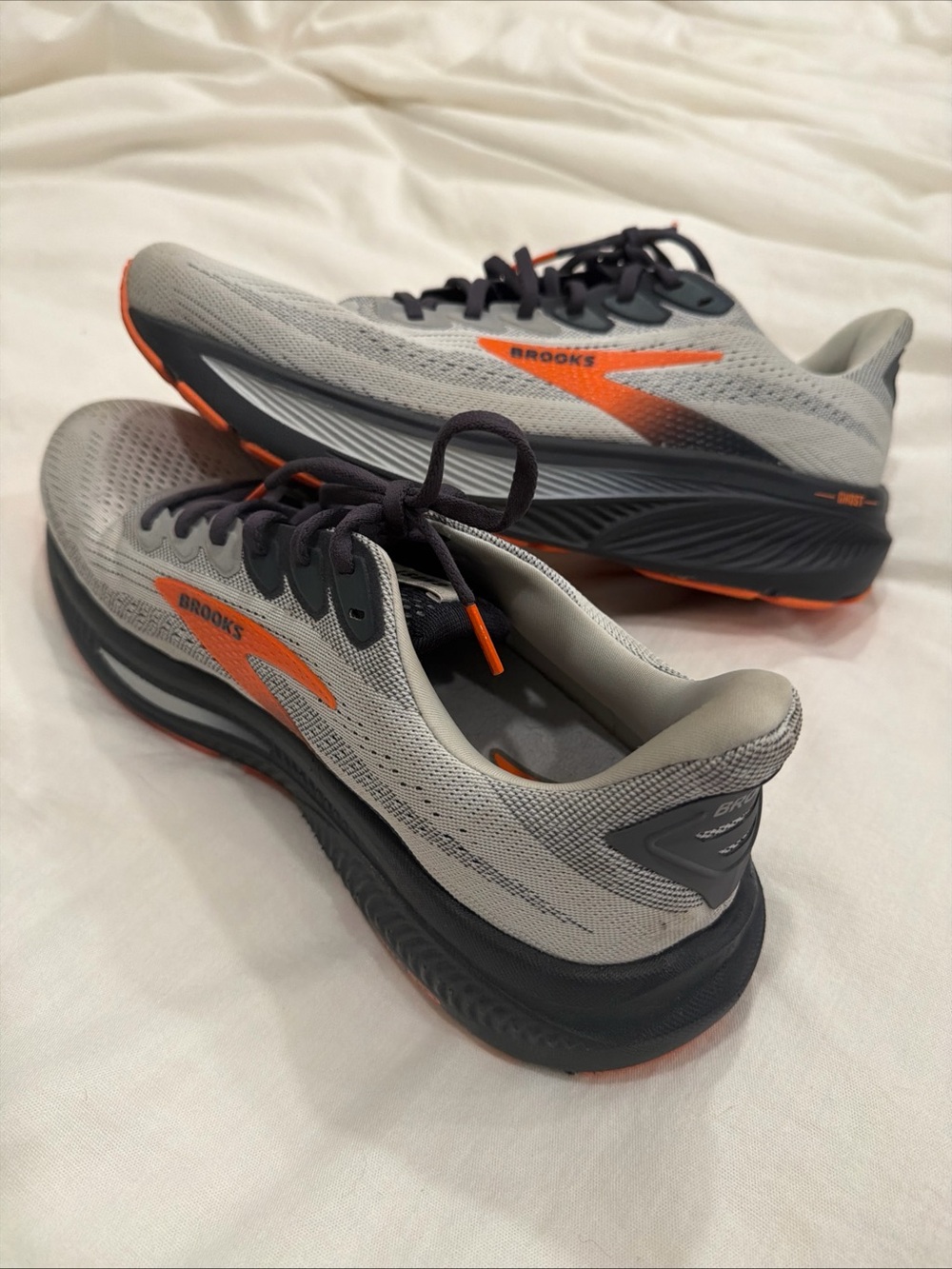 Brooks Ghost 17 Size 12 D Men’s Medium Running Walking Shoes Oyster/Orange/Ebony